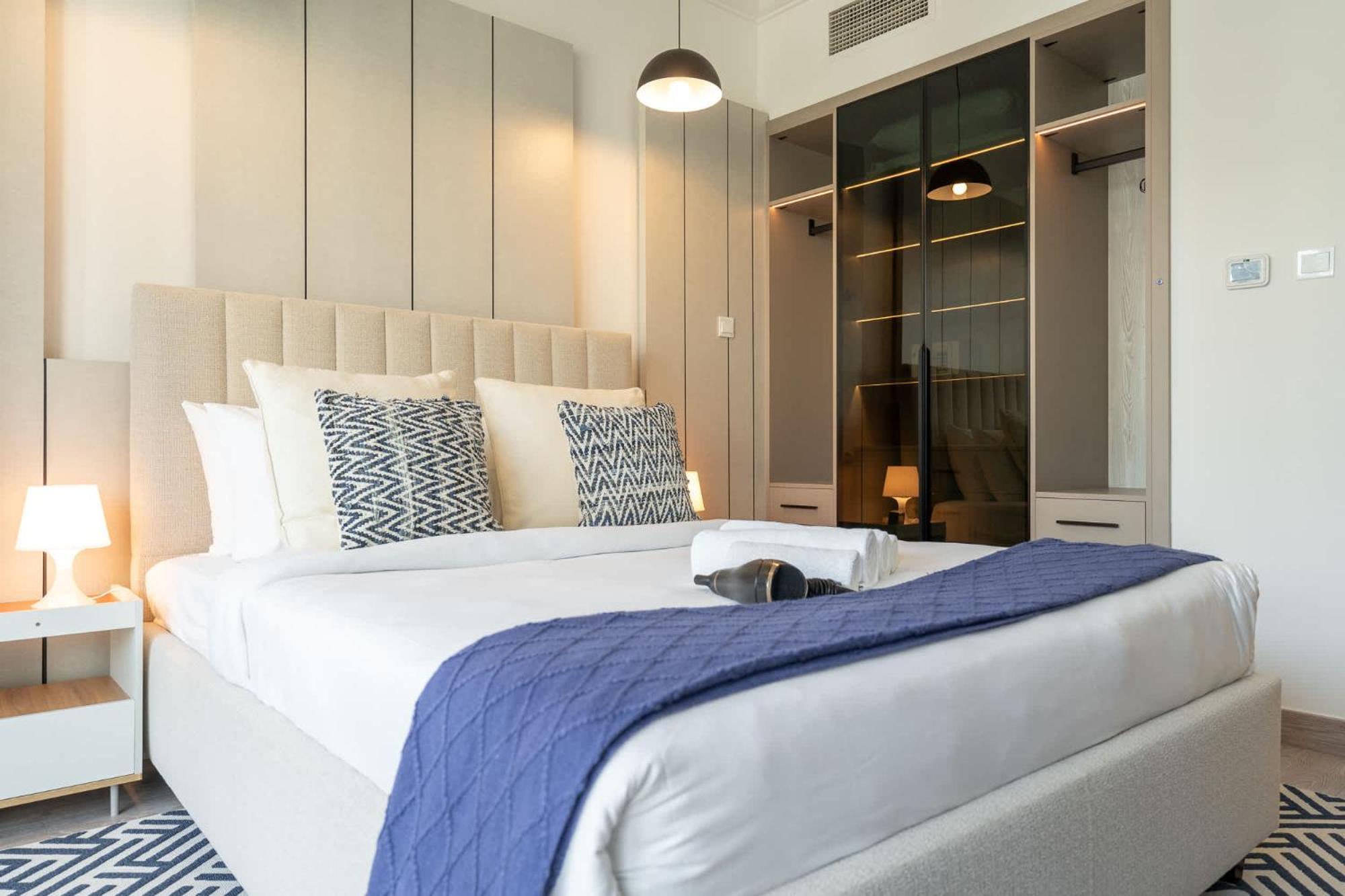 Apartment Modern 1-bedroom With Stunning View Of A City Skyline In Downtown *