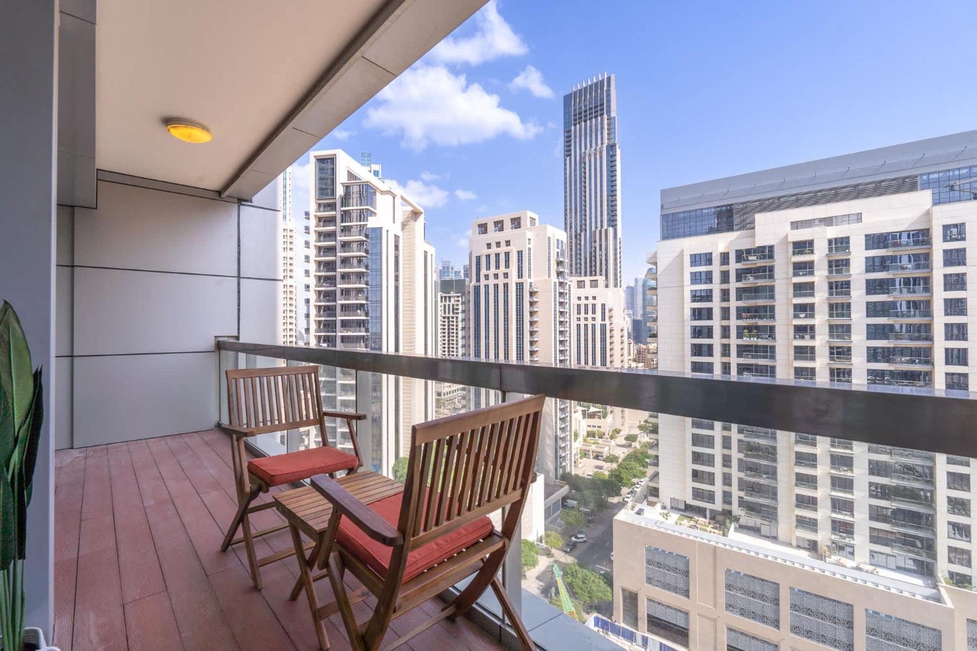 Modern 1-bedroom With Stunning View Of A City Skyline In Downtown Apartment