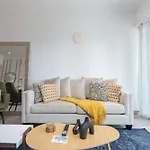 Modern 1-Bedroom With Stunning View Of A City Skyline In Downtown