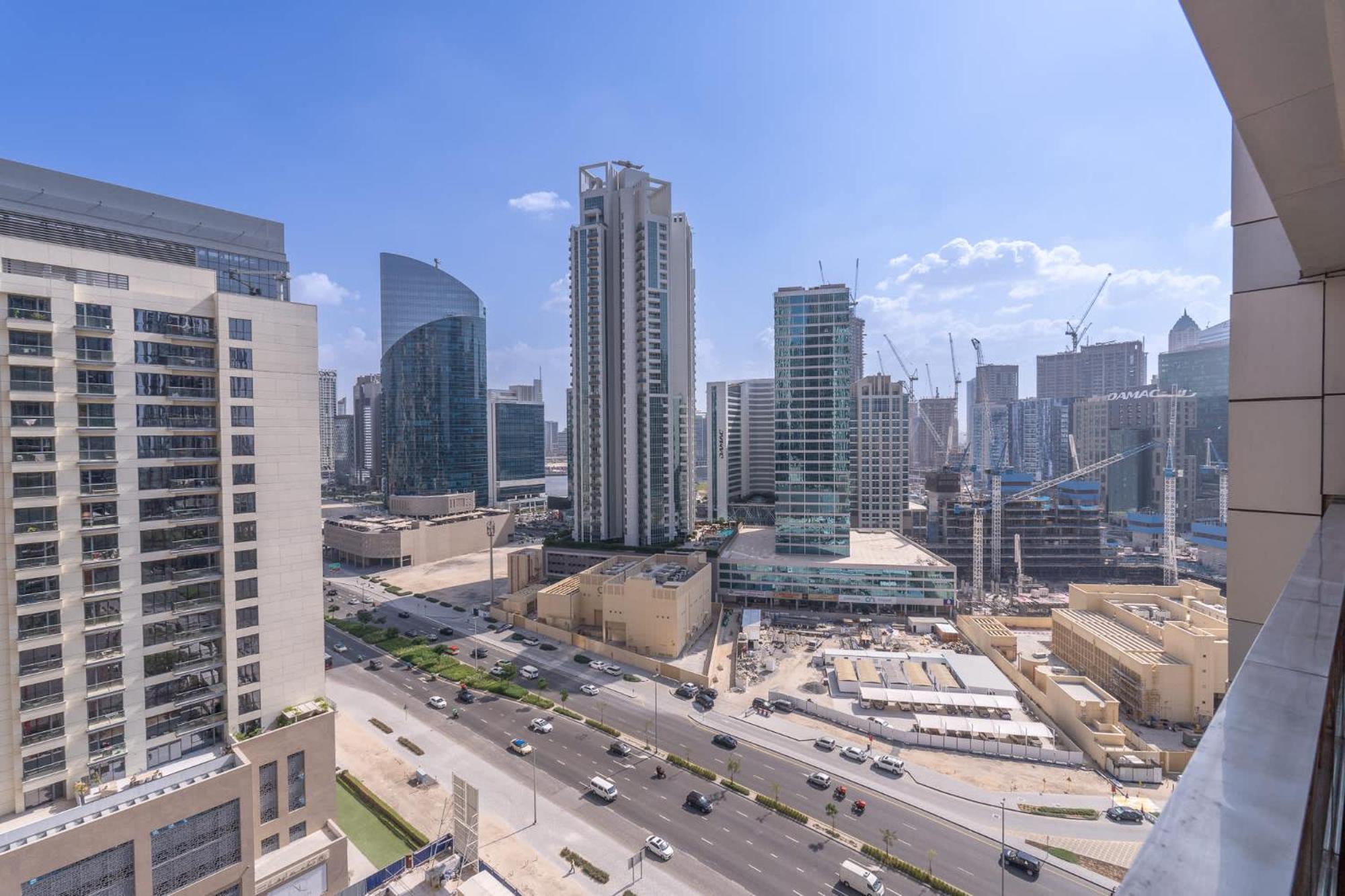 Modern 1-bedroom With Stunning View Of A City Skyline In Downtown Dubai